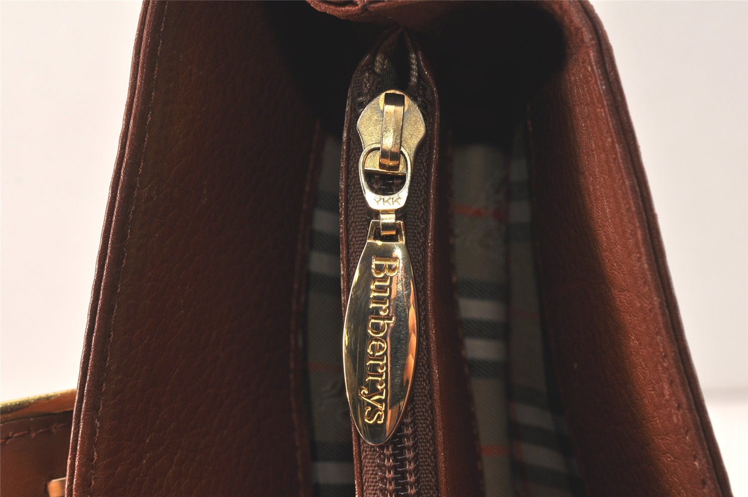 Authentic Burberrys Vintage Leather Hand Bag Brown 3864K