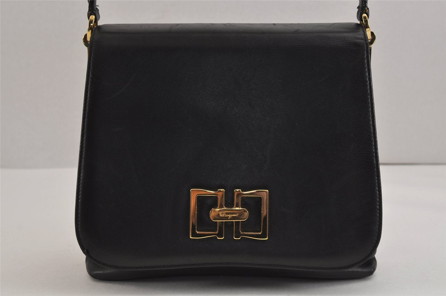 Authentic Salvatore Ferragamo Gancini Hand Bag Purse Leather Black SF 3871J