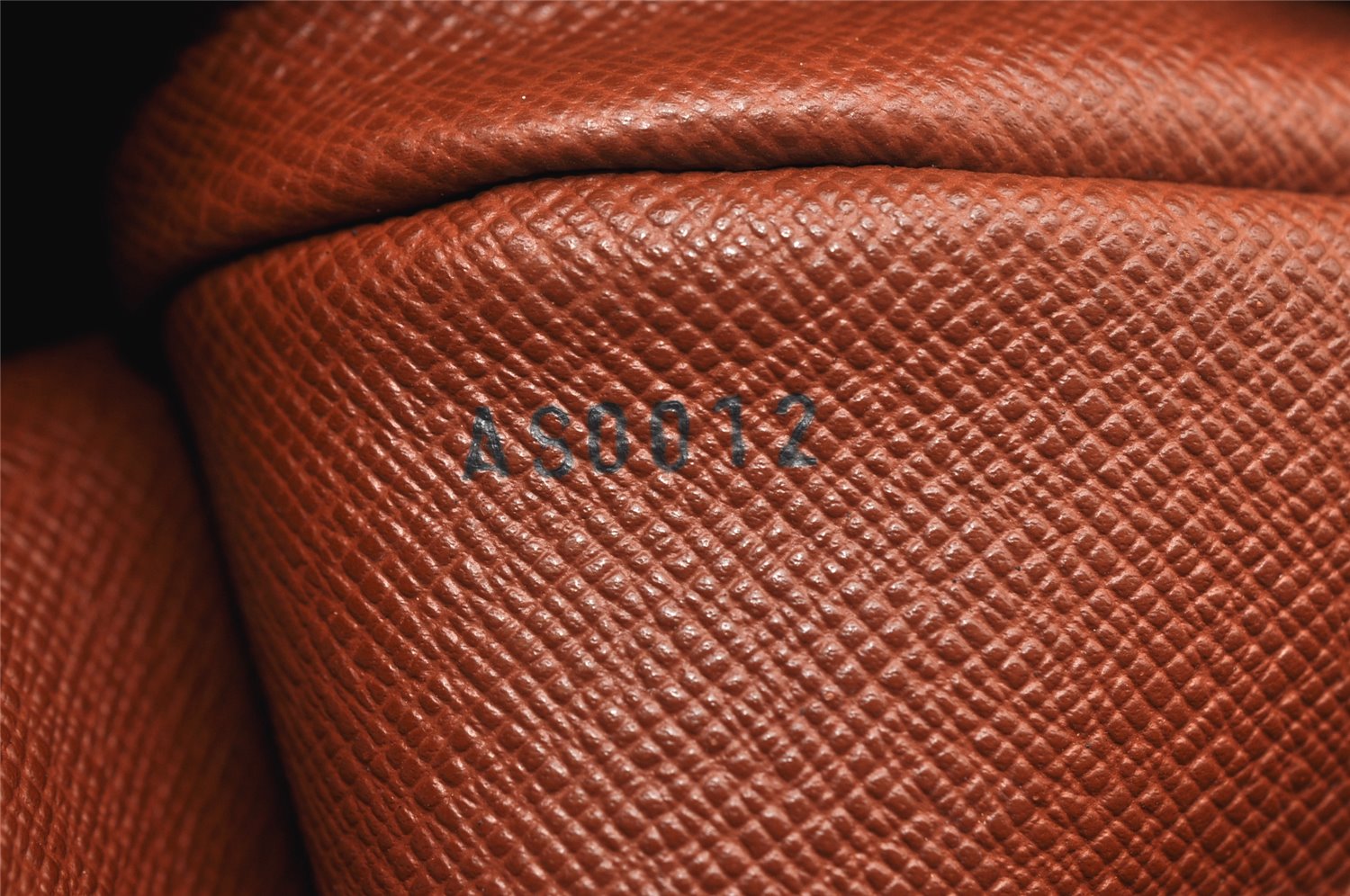 Authentic Louis Vuitton Monogram Boulogne 30 Shoulder Cross Bag M52165 LV 3874K