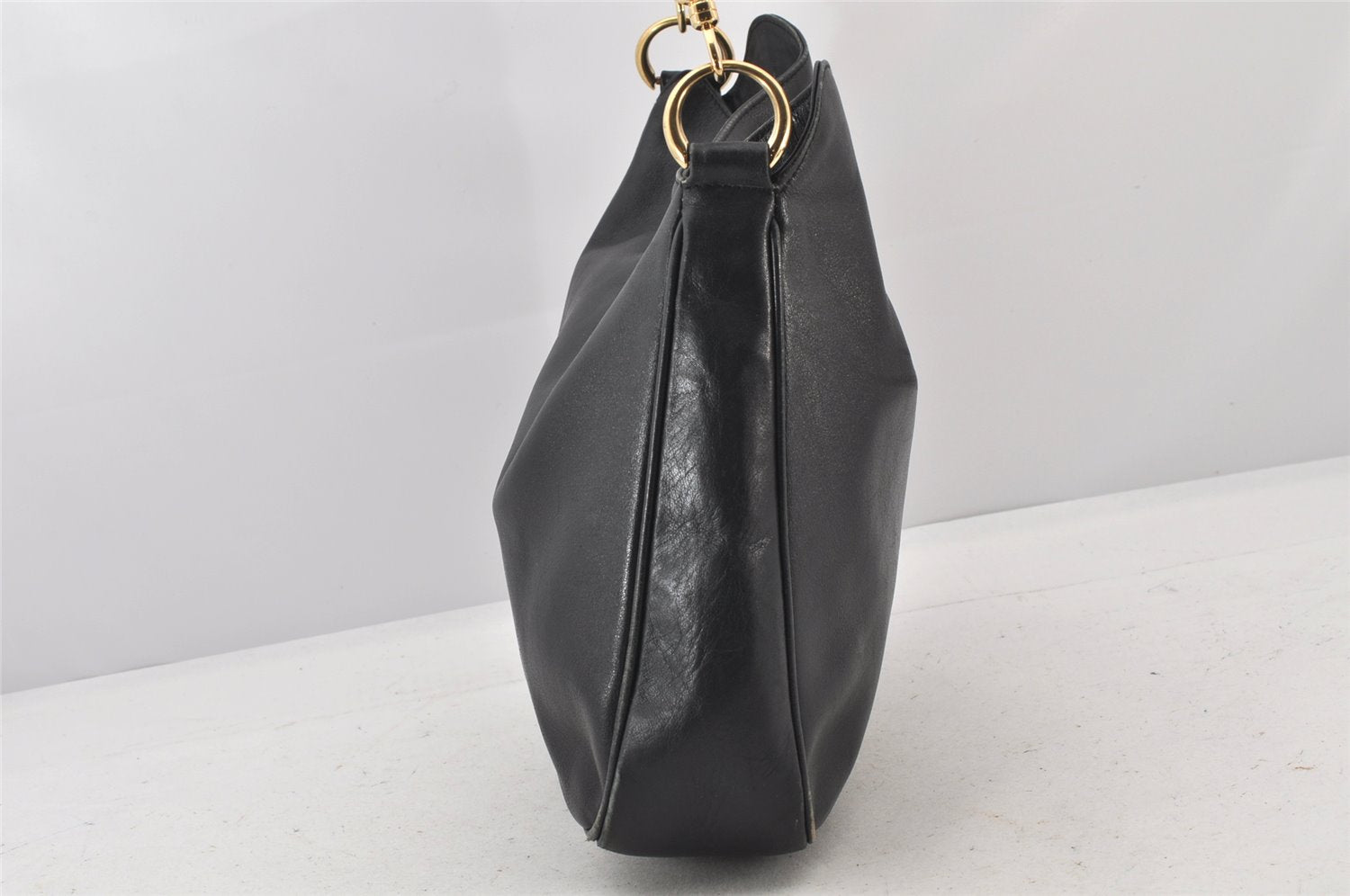 Authentic GUCCI Bamboo Vintage Shoulder Bag Purse Leather Black Junk 3877K