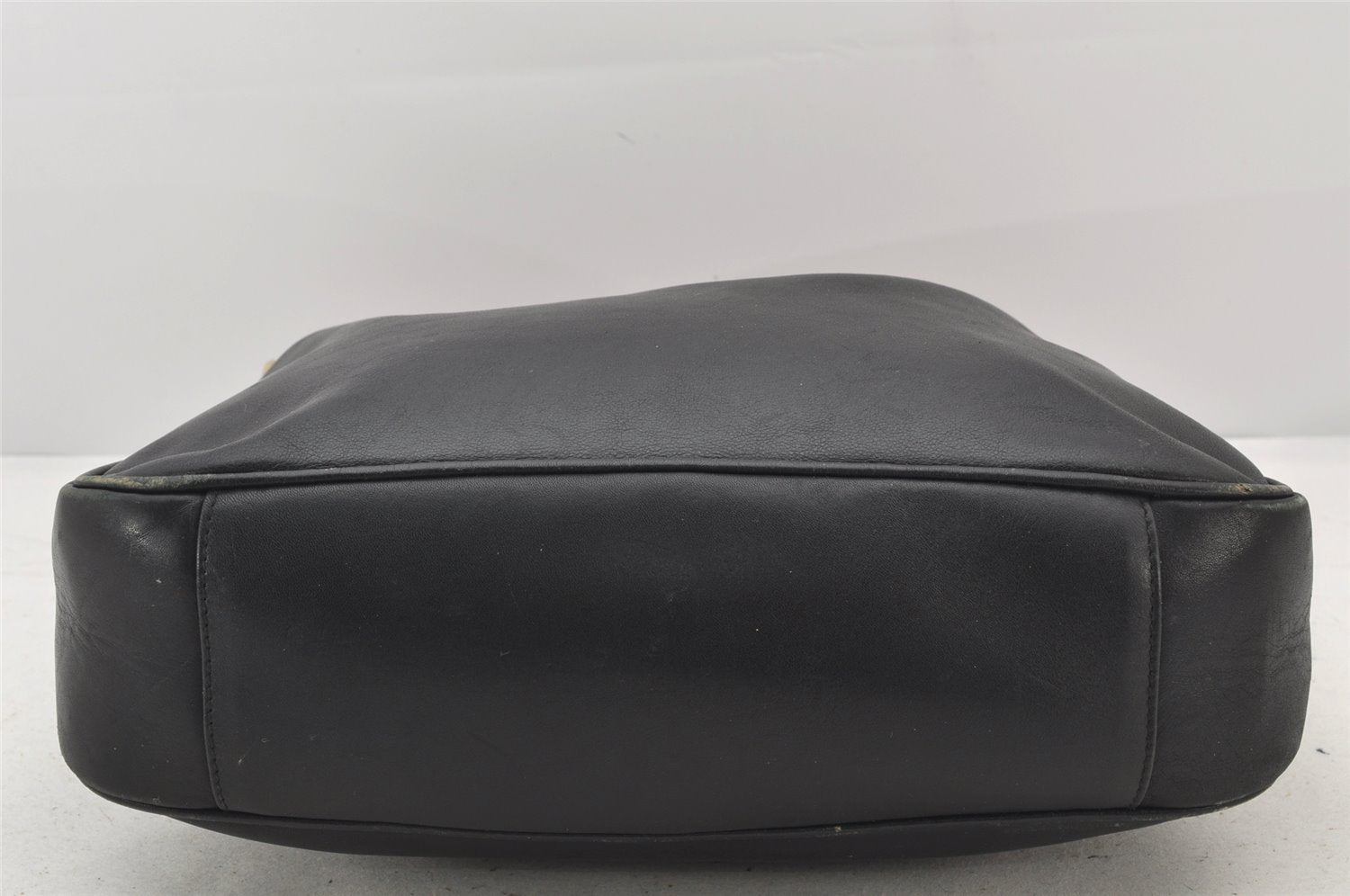 Authentic GUCCI Bamboo Vintage Shoulder Bag Purse Leather Black Junk 3877K