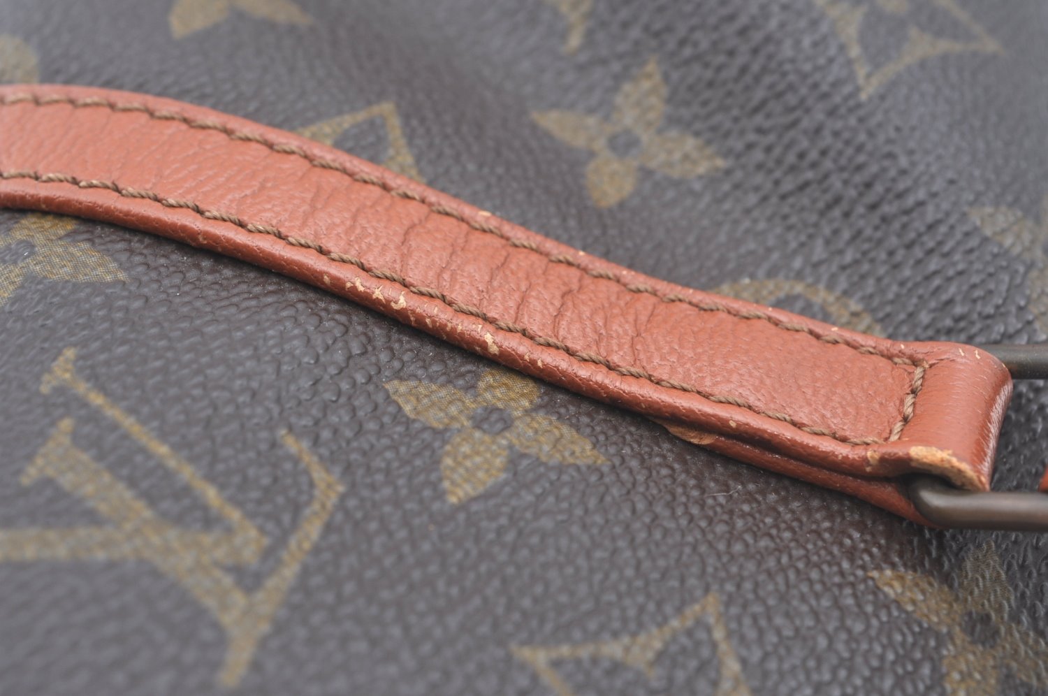 Authentic Louis Vuitton Monogram Papillon 30 Hand Bag Old Model LV 3882I