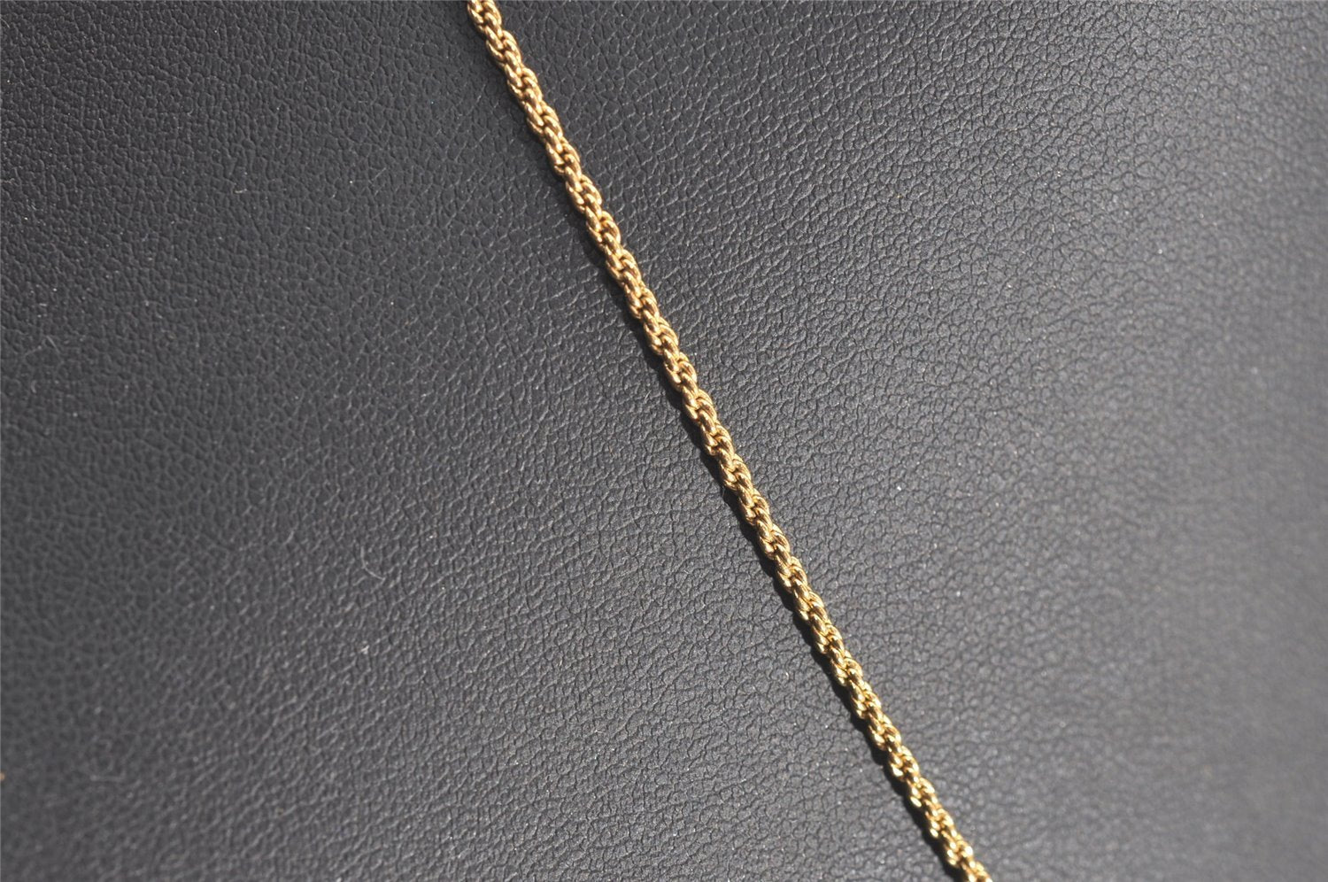 Authentic Christian Dior Vintage Gold Tone Chain Pendant Necklace CD 3885J