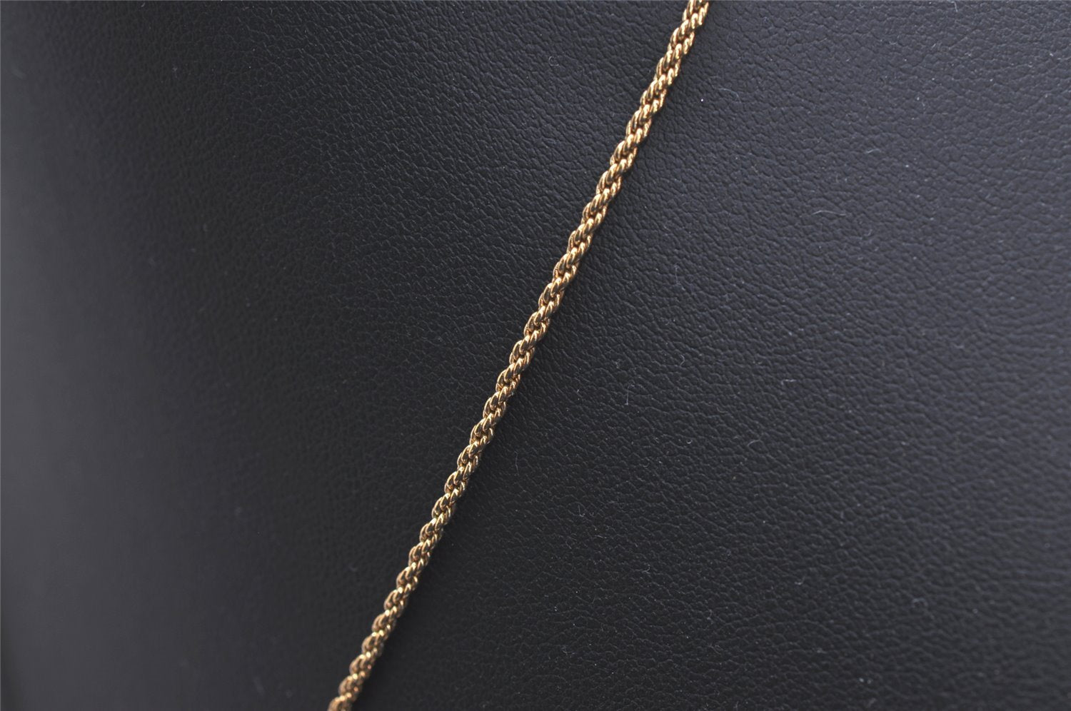 Authentic Christian Dior Vintage Gold Tone Chain Pendant Necklace CD 3885J