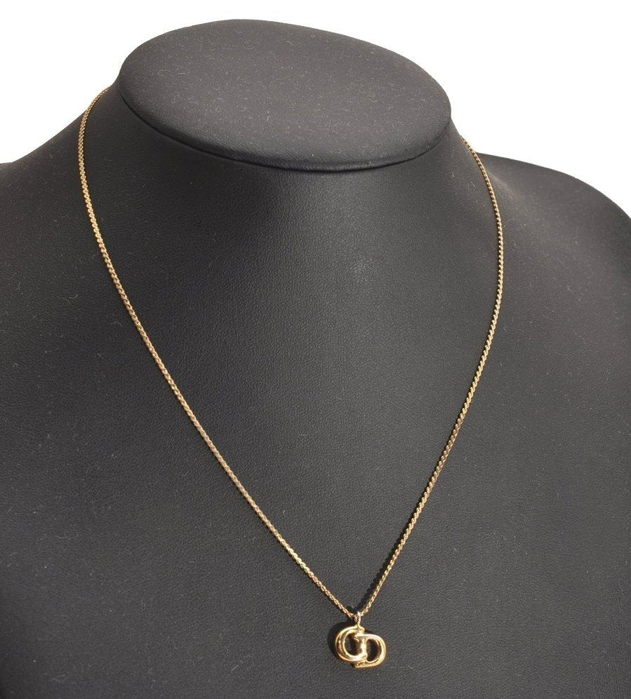 Authentic Christian Dior Vintage Gold Tone Chain Pendant Necklace CD 3886J