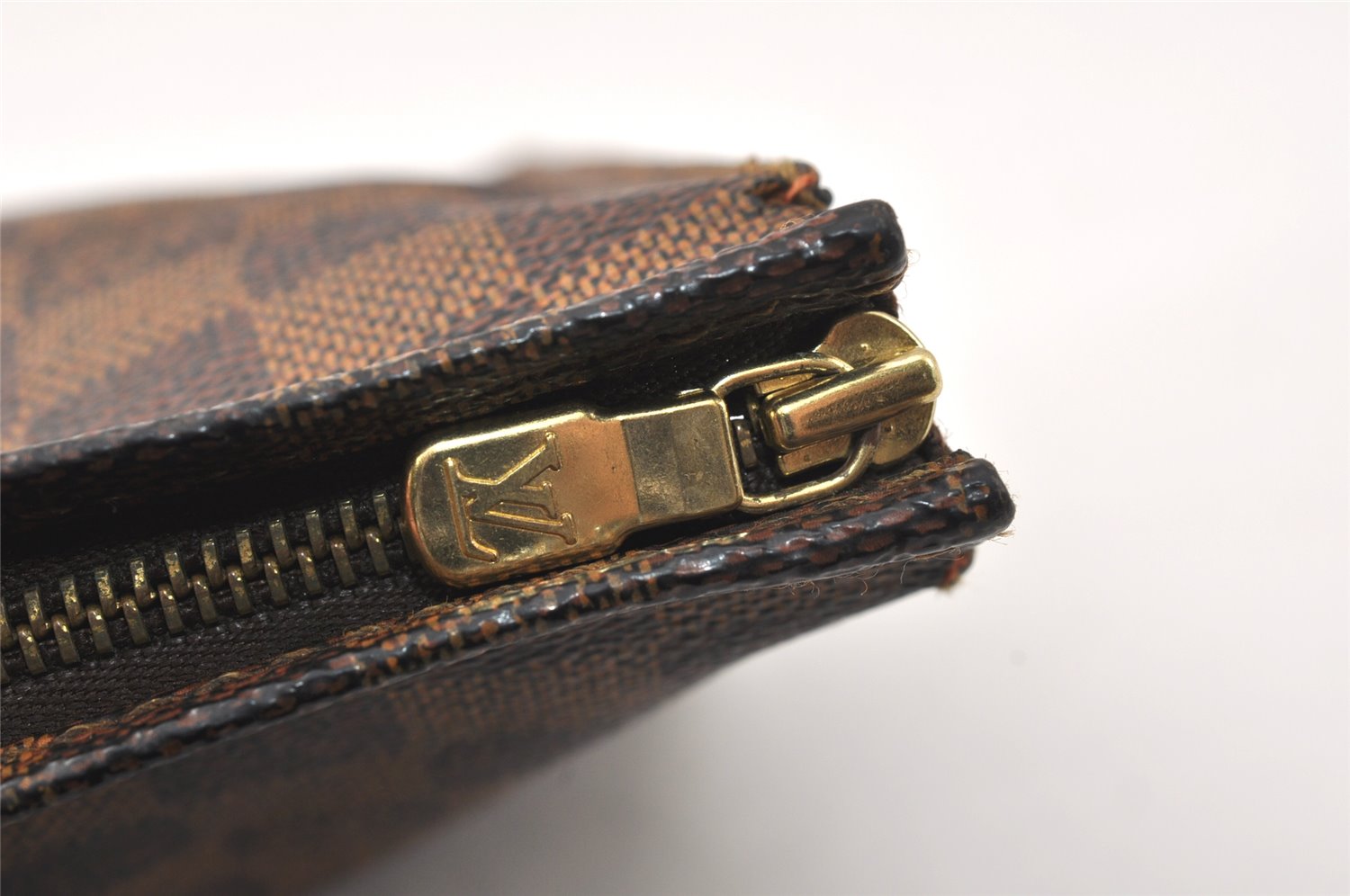 Authentic Louis Vuitton Damier Poche Toilette 26 Cosmetic Pouch N47543 LV 3887K