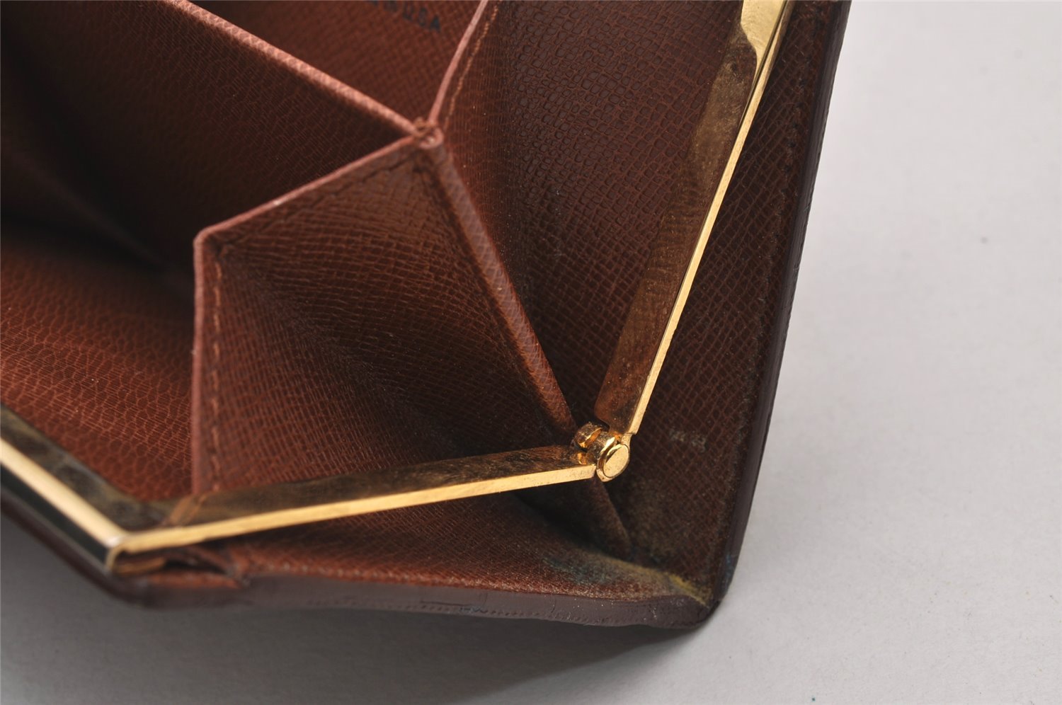 Authentic Louis Vuitton Monogram USA Exclusive Coin Purse Case T61922 LV 3892I