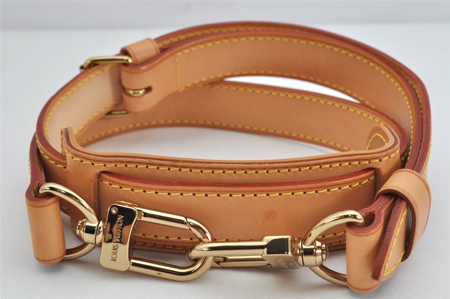 Authentic Louis Vuitton Leather Shoulder Strap Beige 36.2-43.3