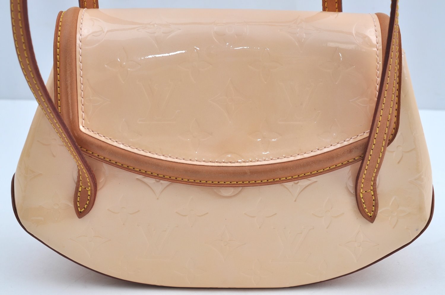 Authentic Louis Vuitton Vernis Biscayne Bay PM Shoulder Bag M91179 Beige 3906H