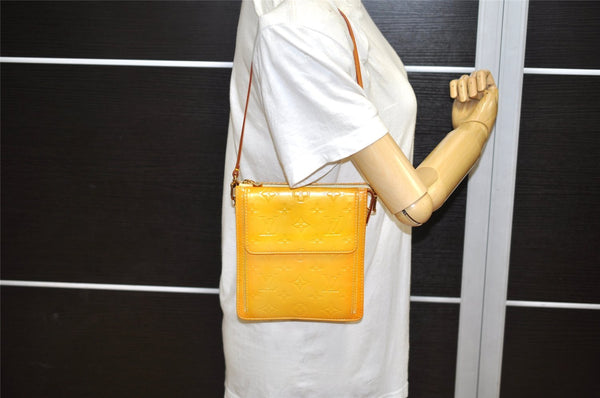 Auth Louis Vuitton Monogram Vernis Mott Shoulder Hand Bag Yellow M91059 LV 3921K
