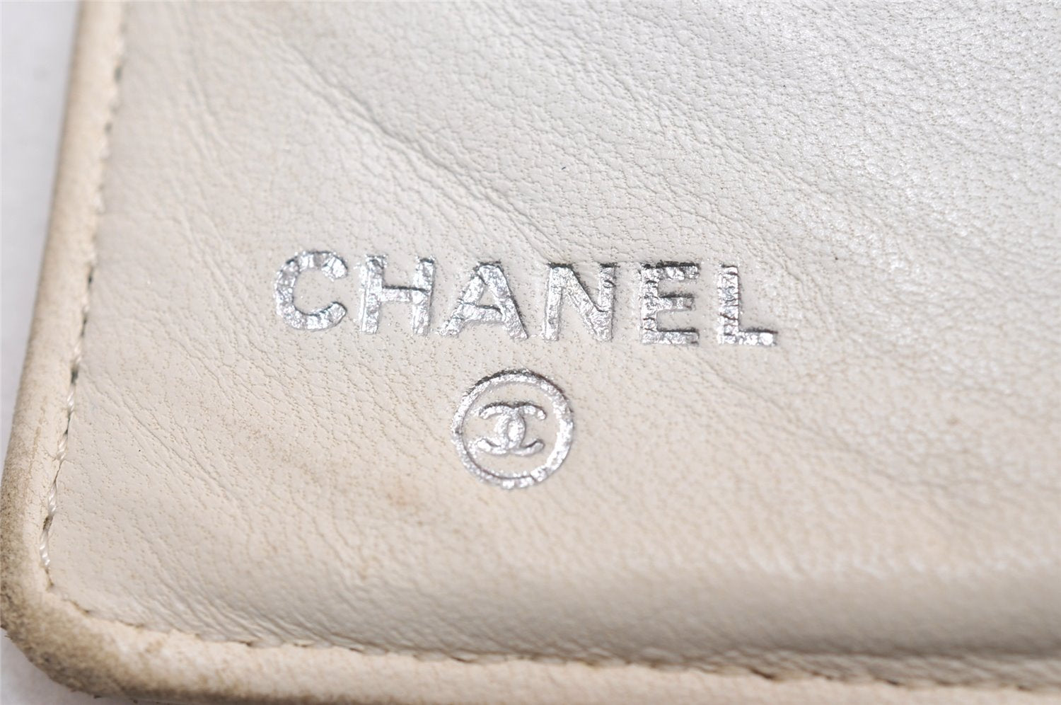 Authentic CHANEL Camellia Calf Skin CC Logo Long Wallet Purse White 3922J