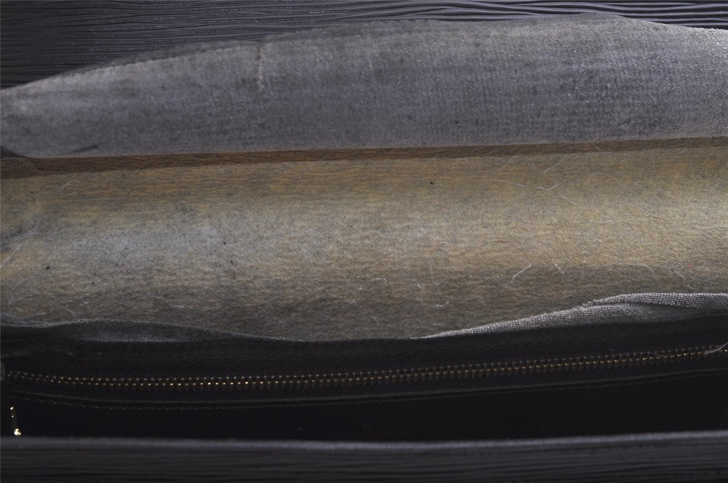 Authentic Louis Vuitton Epi Sellier Dragonne Clutch Bag Black M52612 LV 3922K