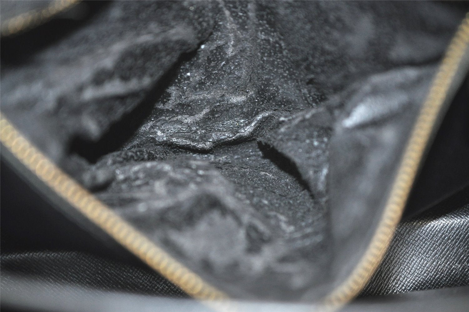 Authentic Louis Vuitton Epi Sellier Dragonne Clutch Bag Black M52612 LV 3922K