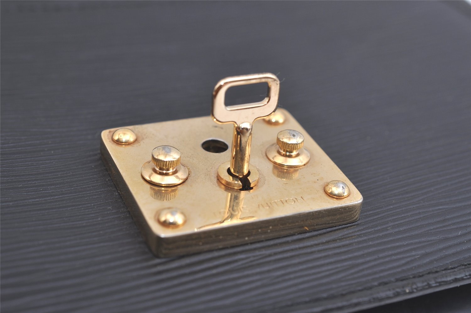 Authentic Louis Vuitton Epi Sellier Dragonne Clutch Bag Black M52612 LV 3922K