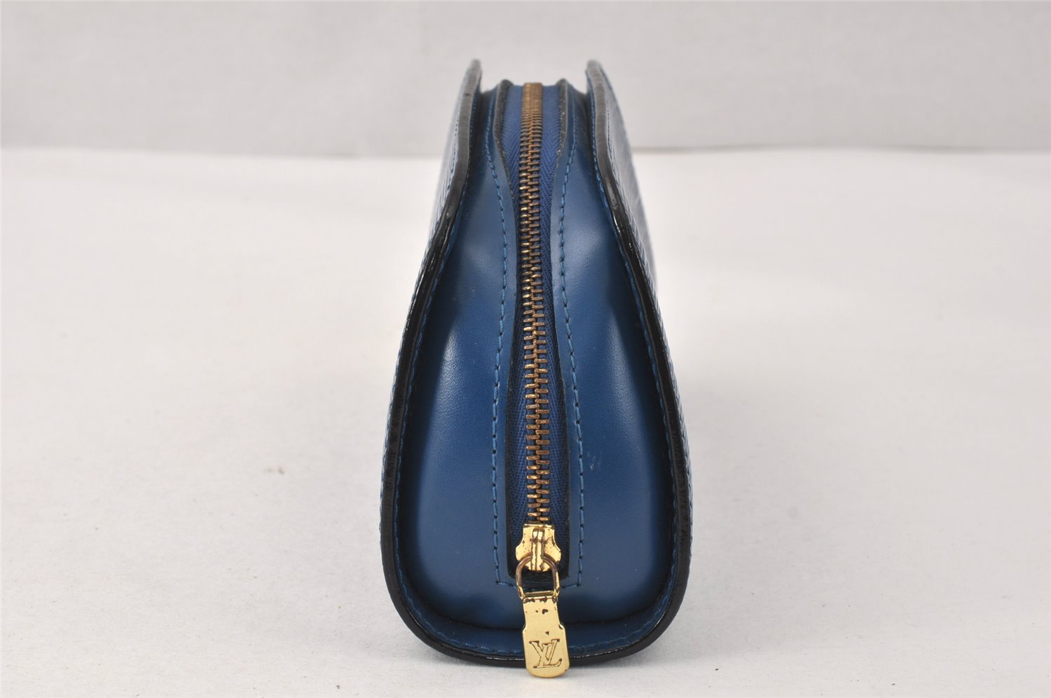 Authentic Louis Vuitton Epi Dauphine Cosmetic Pouch Blue M48445 LV 3924K