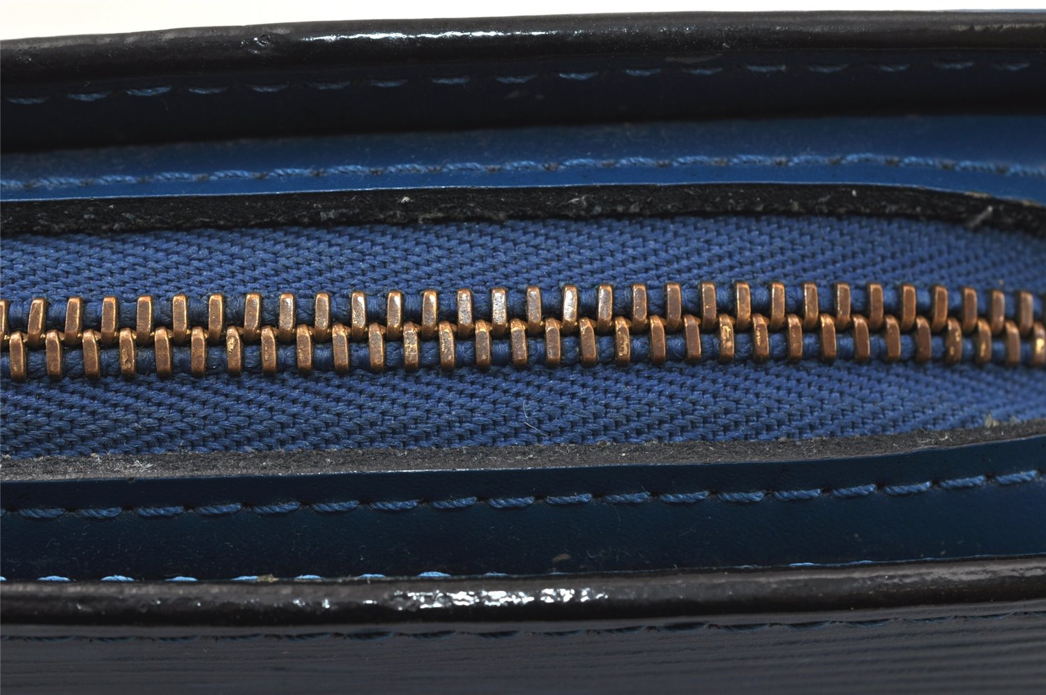 Authentic Louis Vuitton Epi Dauphine Cosmetic Pouch Blue M48445 LV 3924K