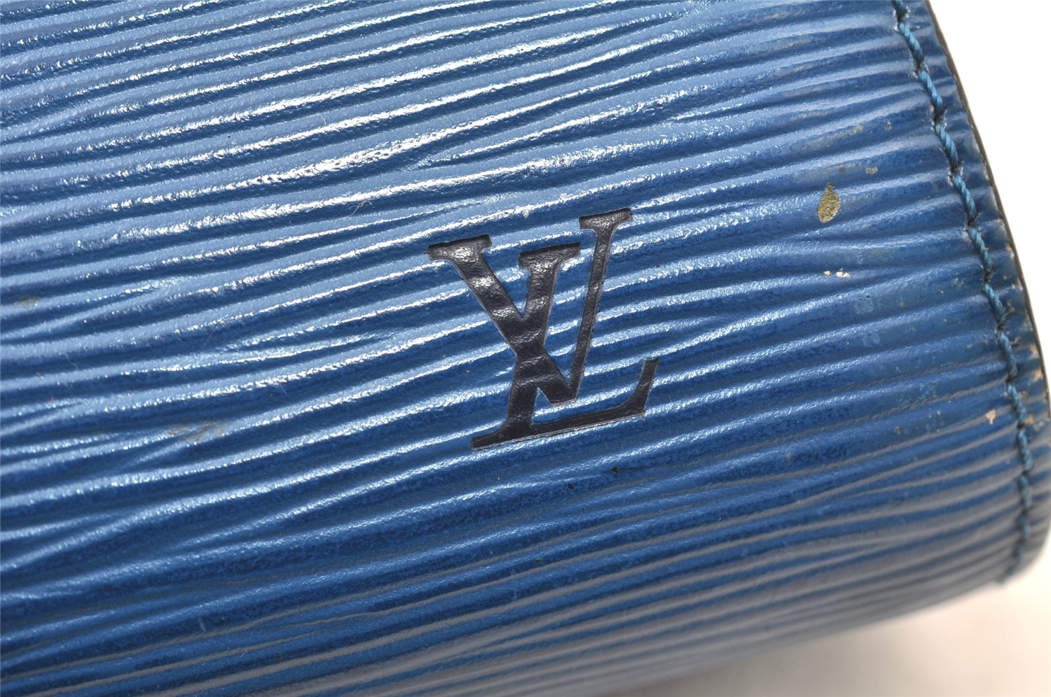 Authentic Louis Vuitton Epi Dauphine Cosmetic Pouch Blue M48445 LV 3924K