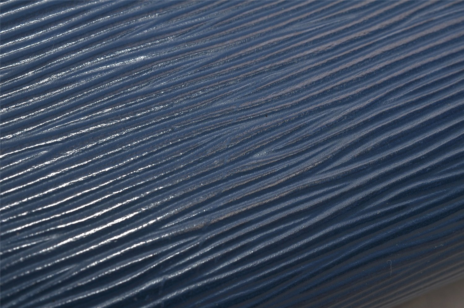 Authentic Louis Vuitton Epi Dauphine Cosmetic Pouch Blue M48445 LV 3924K