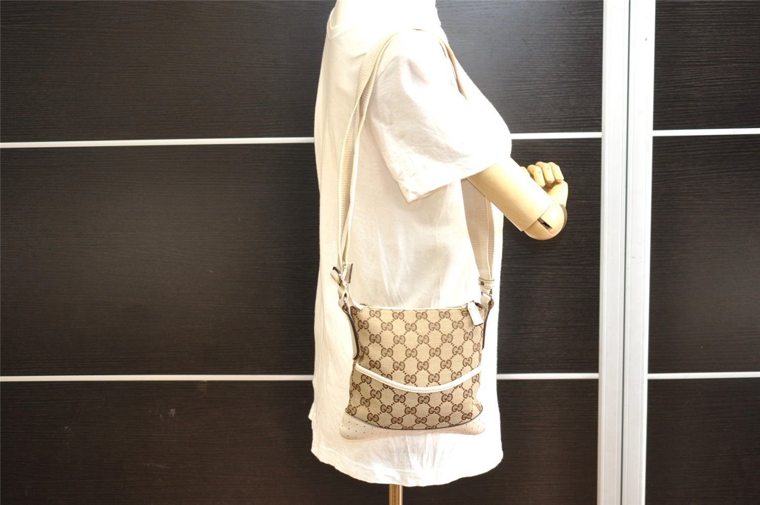 Authentic GUCCI Shoulder Cross Body Bag GG Canvas Leather 147671 Brown 3931I