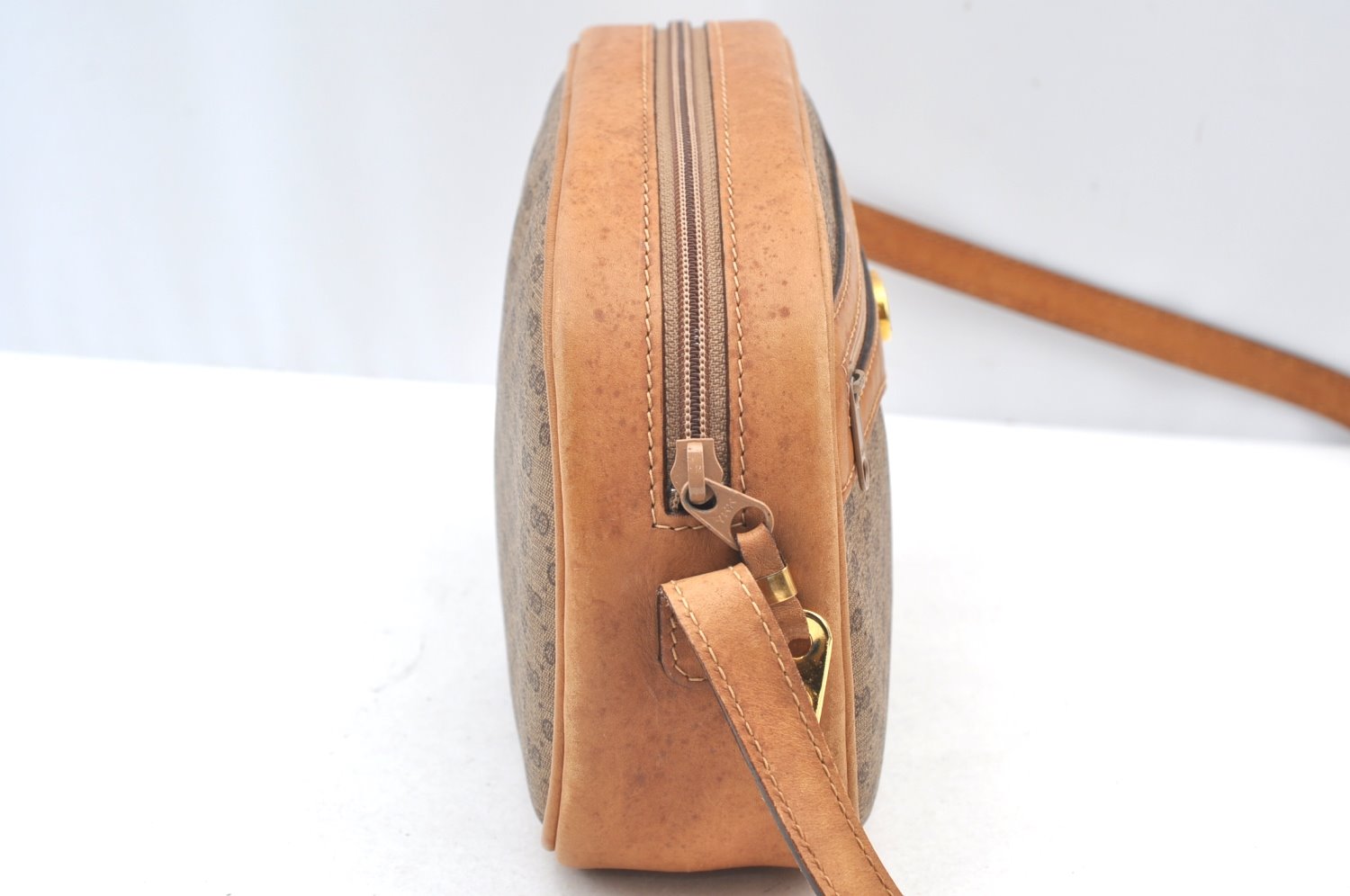 Authentic GUCCI Micro GG PVC Leather Shoulder Cross Body Bag Purse Brown 3932I