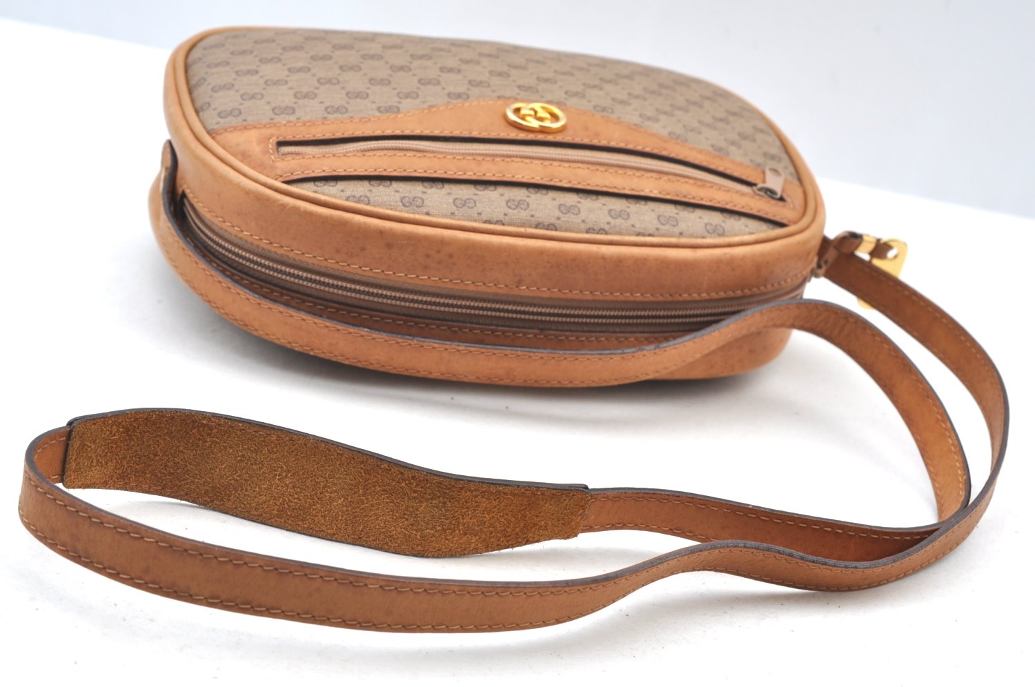 Authentic GUCCI Micro GG PVC Leather Shoulder Cross Body Bag Purse Brown 3932I