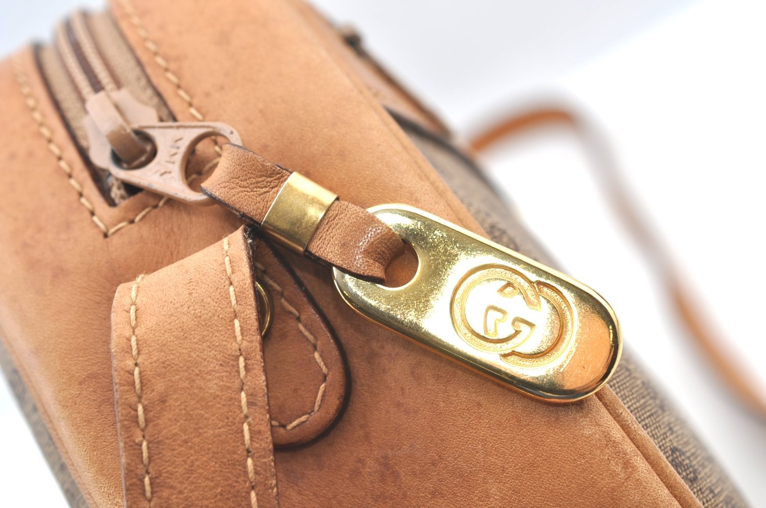 Authentic GUCCI Micro GG PVC Leather Shoulder Cross Body Bag Purse Brown 3932I