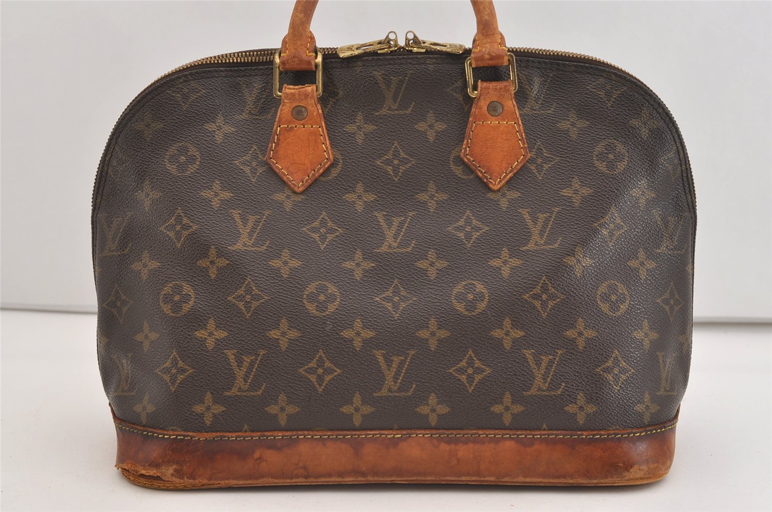 Authentic Louis Vuitton Monogram Alma Hand Bag Purse M51130 LV 3936J