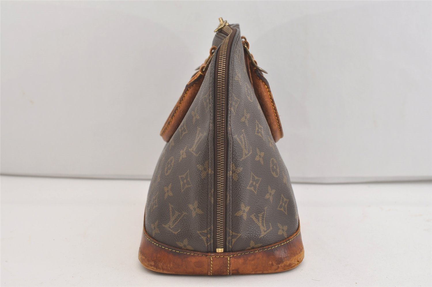 Authentic Louis Vuitton Monogram Alma Hand Bag Purse M51130 LV 3936J