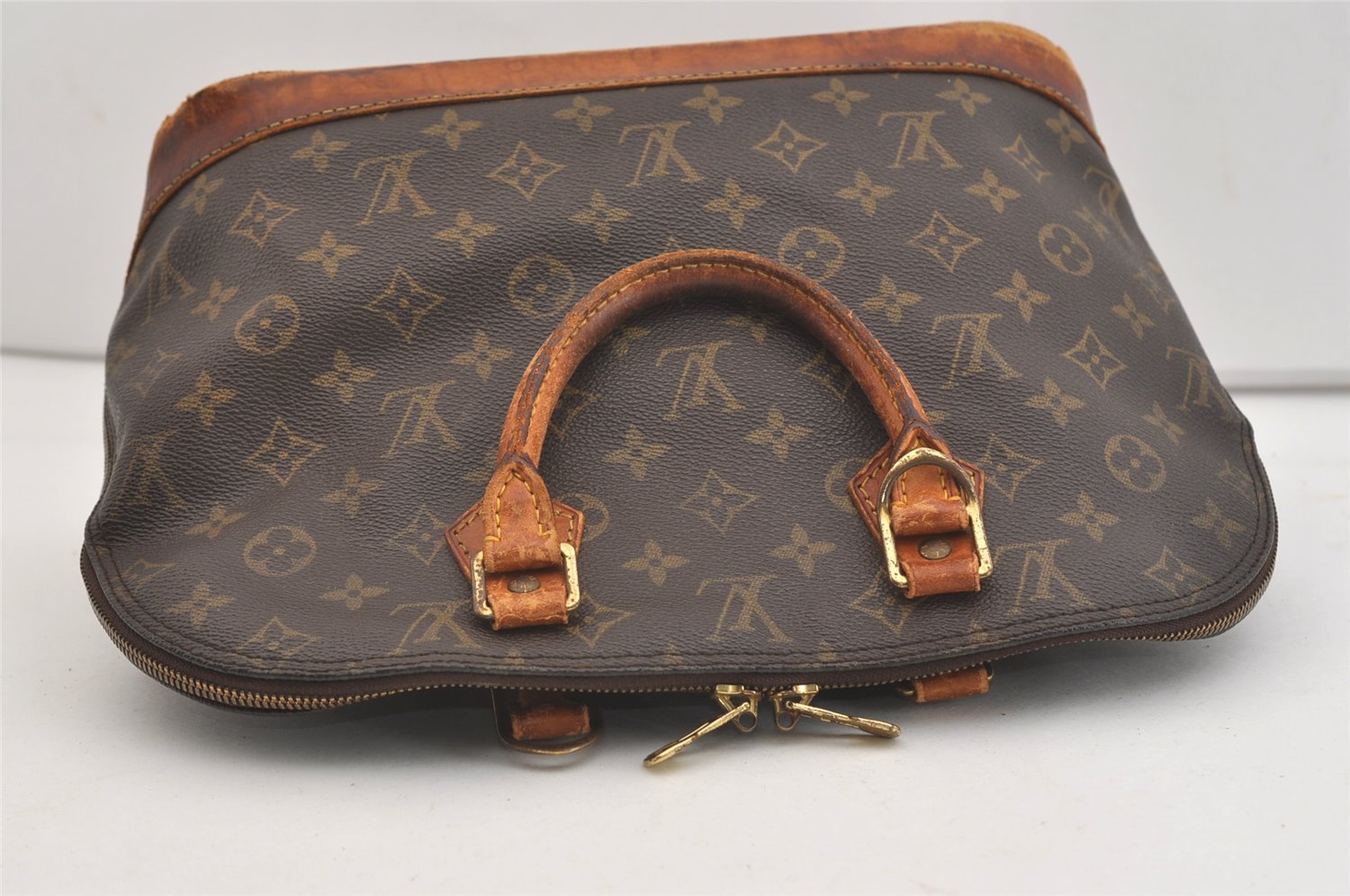 Authentic Louis Vuitton Monogram Alma Hand Bag Purse M51130 LV 3936J