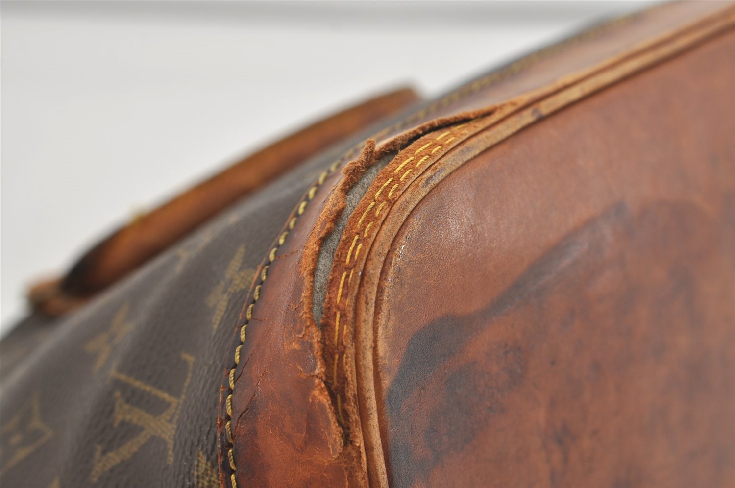 Authentic Louis Vuitton Monogram Alma Hand Bag Purse M51130 LV 3936J