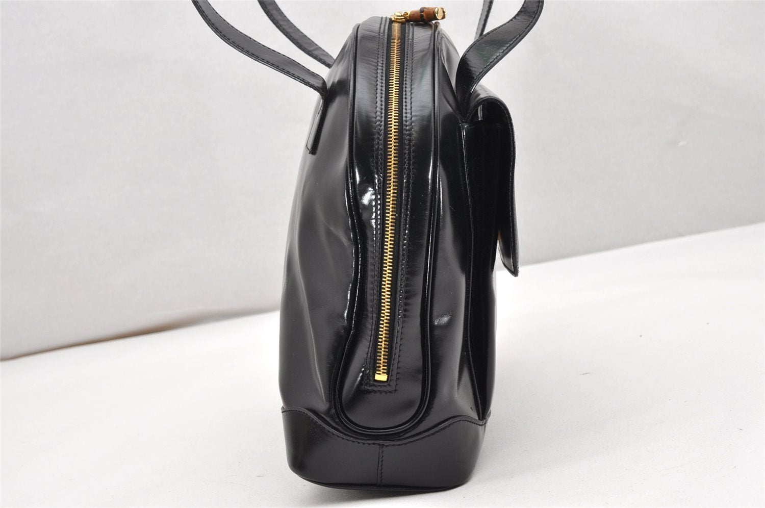 Authentic GUCCI Vintage Bamboo Shoulder Hand Bag Leather Black 3938K