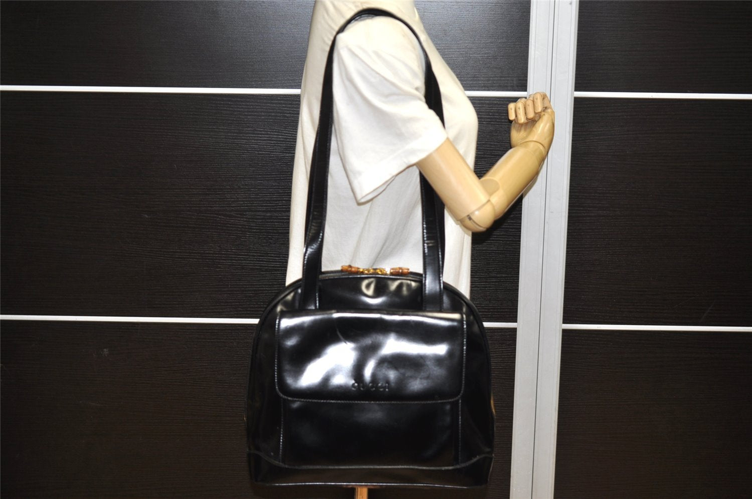 Authentic GUCCI Vintage Bamboo Shoulder Hand Bag Leather Black 3938K