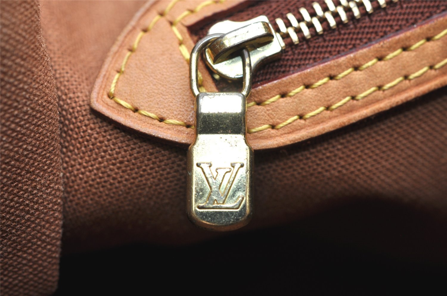 Authentic Louis Vuitton Monogram Batignolles Horizontal Tote Bag M51154 LV 3940K