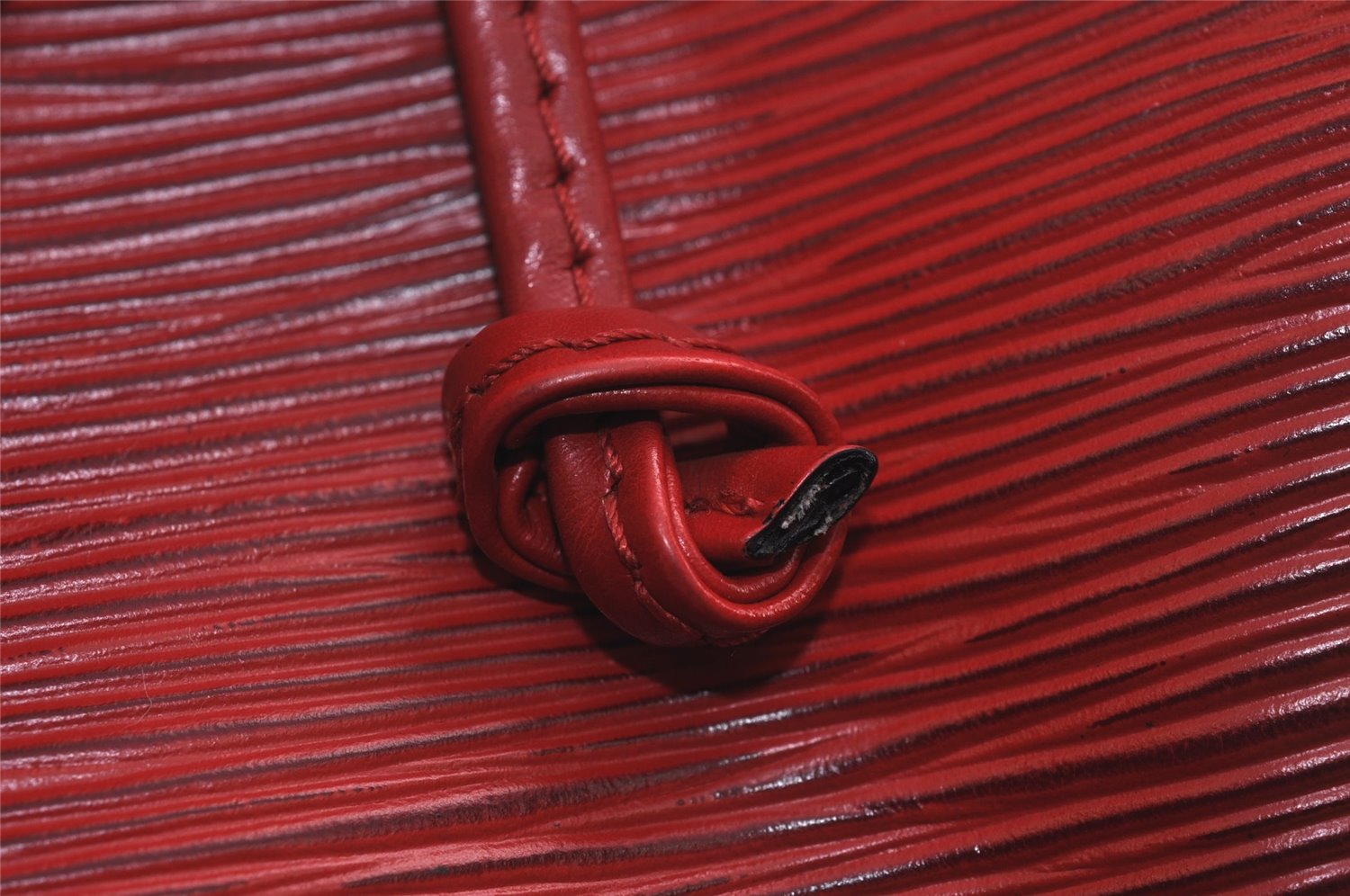 Authentic Louis Vuitton Epi Noe Shoulder Drawstring Bag Red M44007 LV 3941J