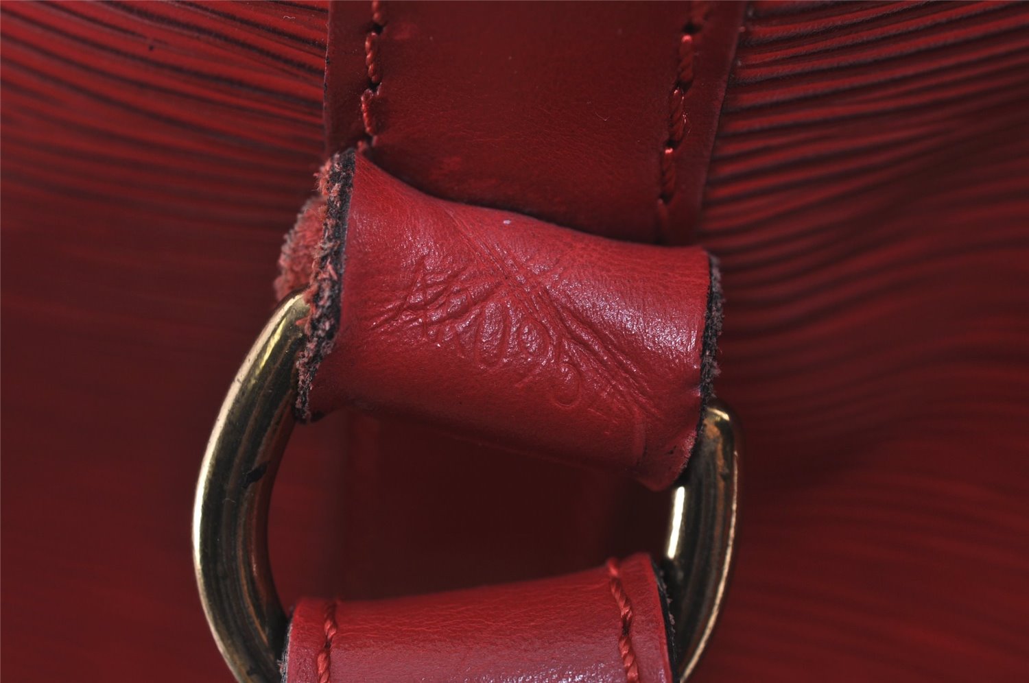 Authentic Louis Vuitton Epi Noe Shoulder Drawstring Bag Red M44007 LV 3941J