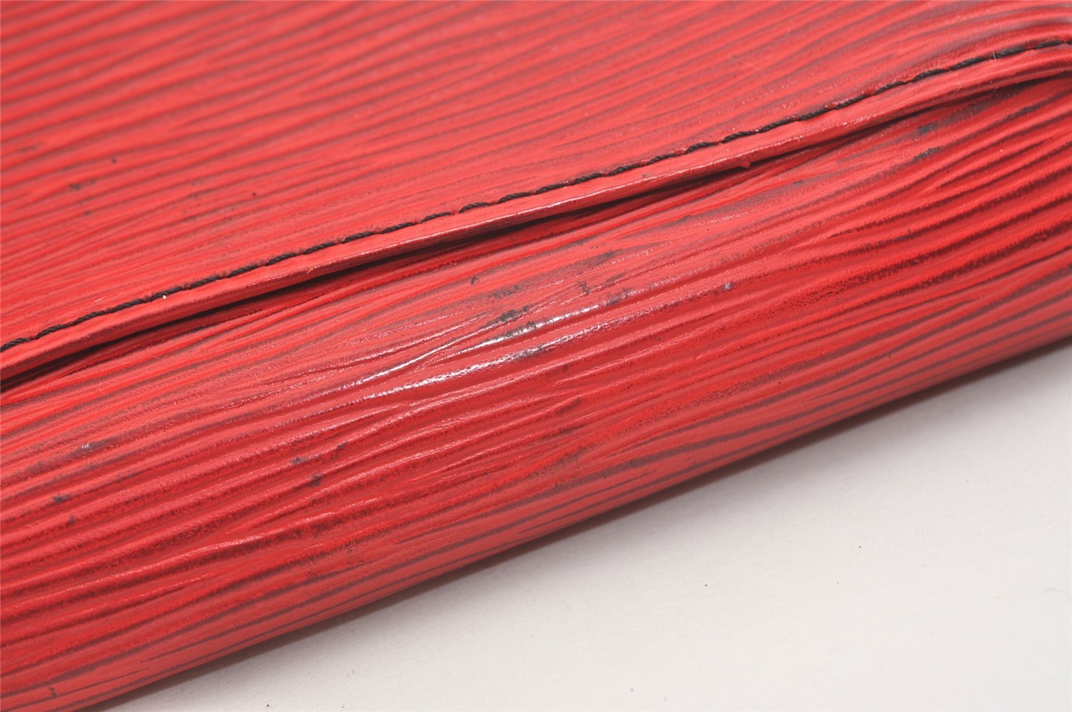 Authentic Louis Vuitton Epi Arts Deco PM Clutch Hand Bag Red M52647 LV 3942J