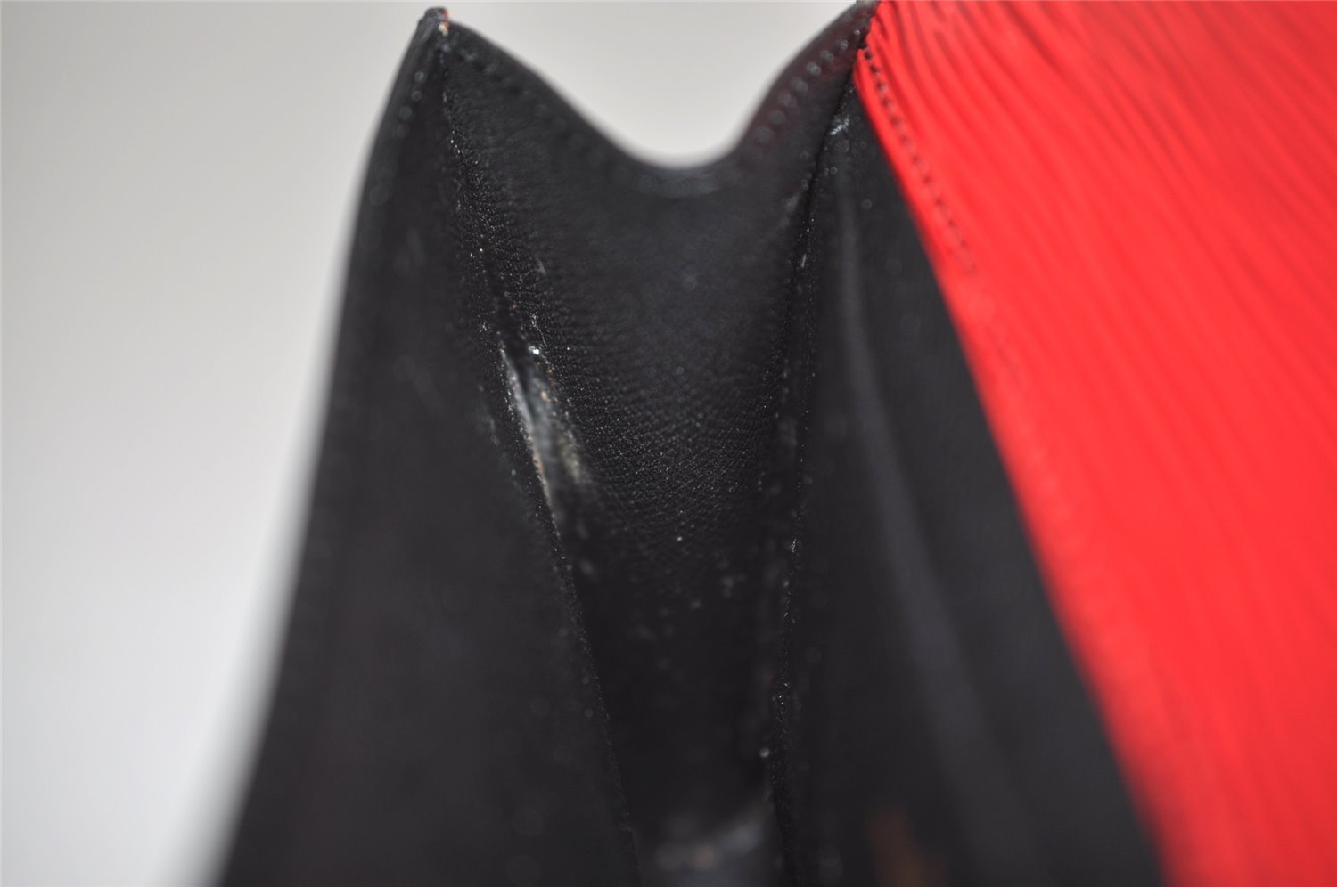 Authentic Louis Vuitton Epi Arts Deco PM Clutch Hand Bag Red M52647 LV 3942J