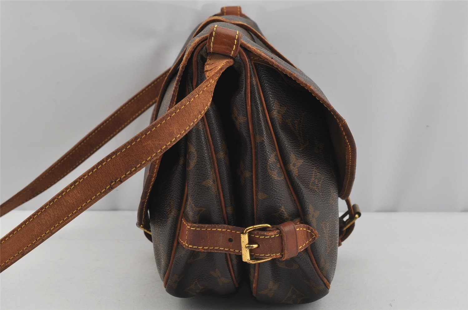 Authentic Louis Vuitton Monogram Saumur 30 Shoulder Cross Bag M42256 LV 3950J