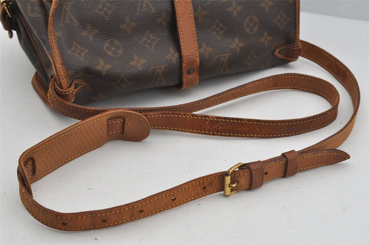 Authentic Louis Vuitton Monogram Saumur 30 Shoulder Cross Bag M42256 LV 3950J