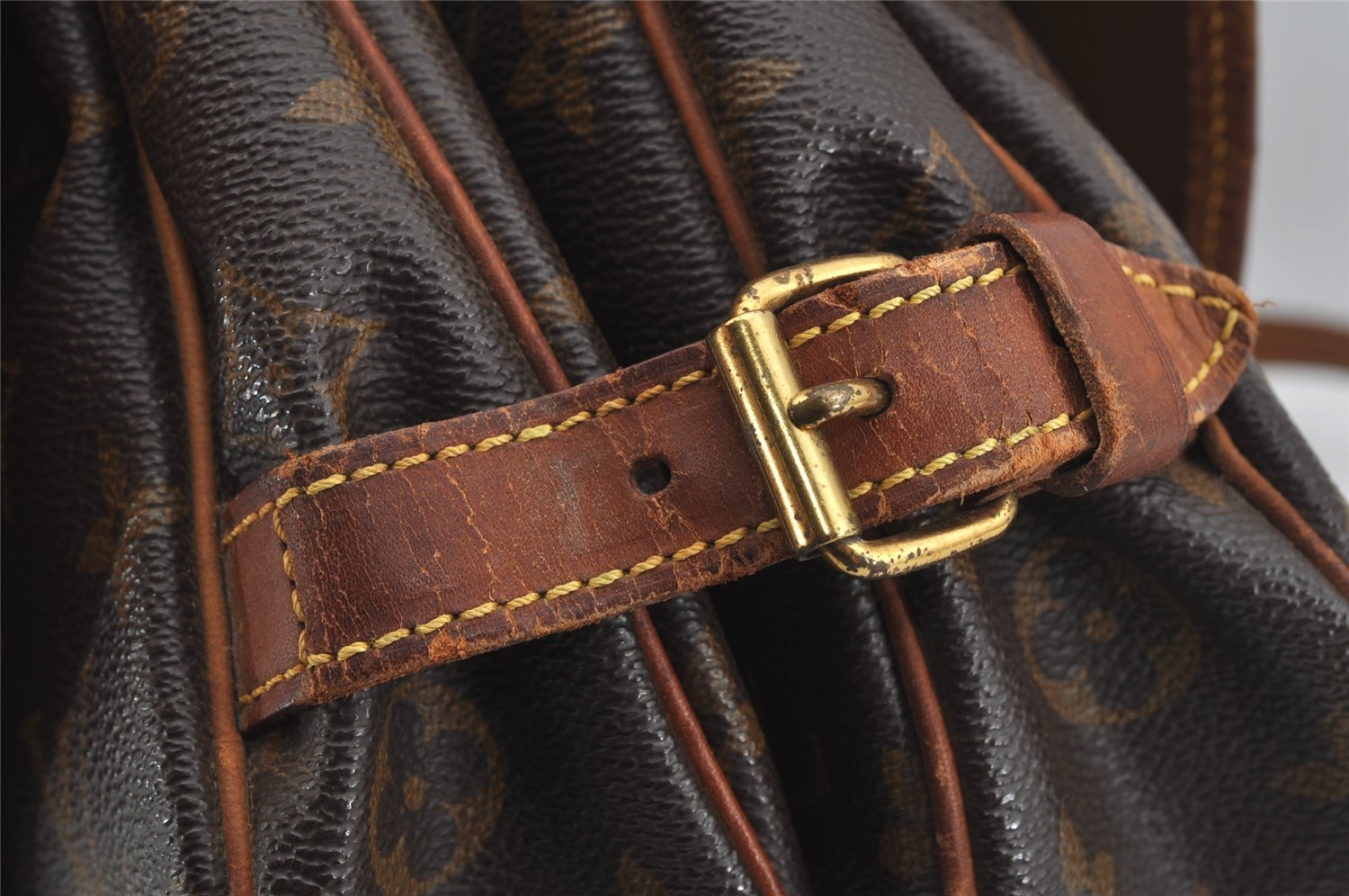 Authentic Louis Vuitton Monogram Saumur 30 Shoulder Cross Bag M42256 LV 3950J