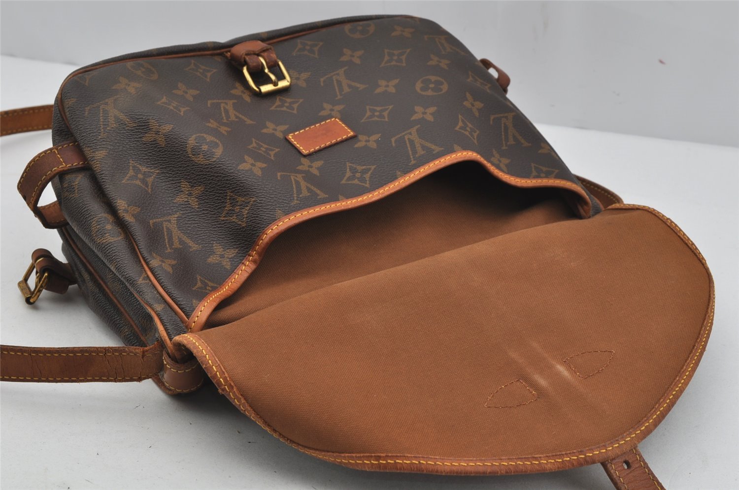 Authentic Louis Vuitton Monogram Saumur 30 Shoulder Cross Bag M42256 LV 3950J