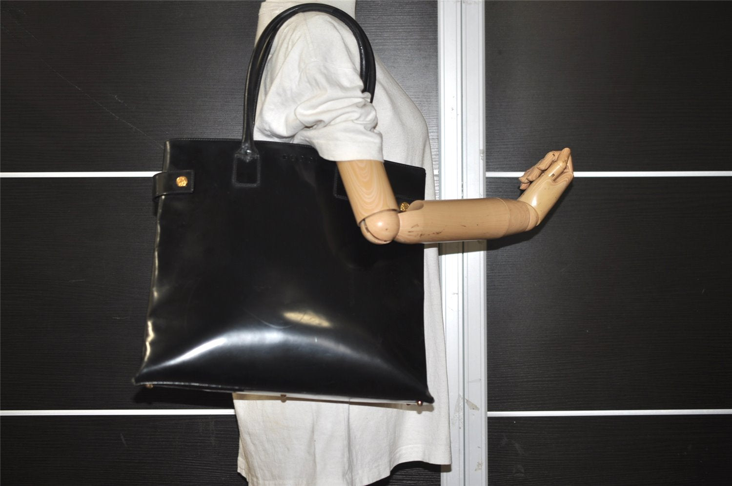 Authentic GUCCI Vintage Bamboo Shoulder Hand Bag Enamel Black Junk 3952K