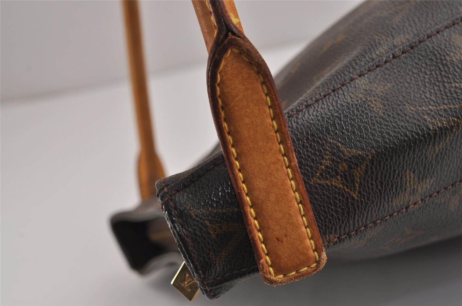 Authentic Louis Vuitton Monogram Looping GM Shoulder Bag M51145 LV 3959J