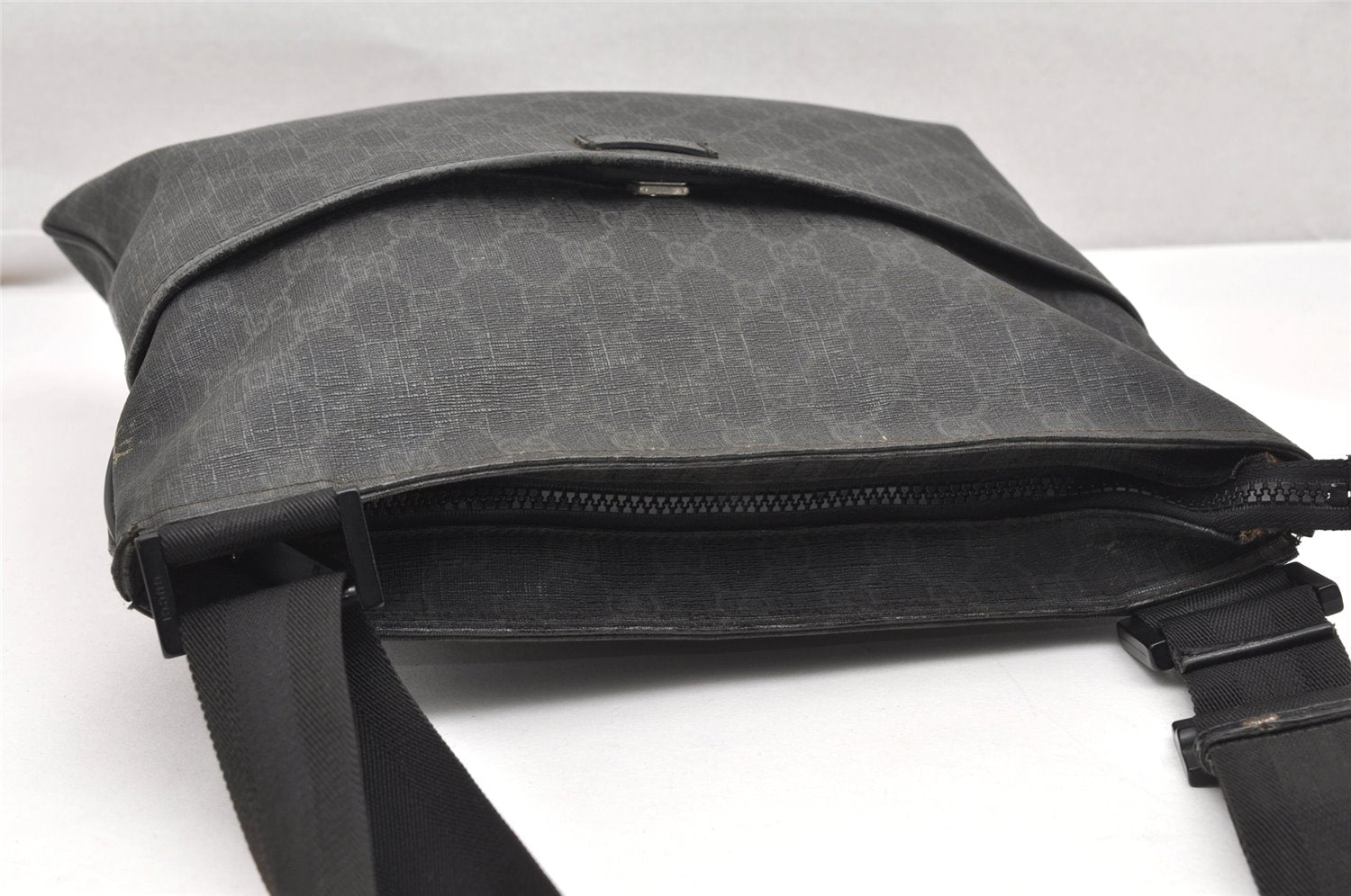 Authentic GUCCI Shoulder Cross Body Bag GG PVC Leather 162904 Black 3961K