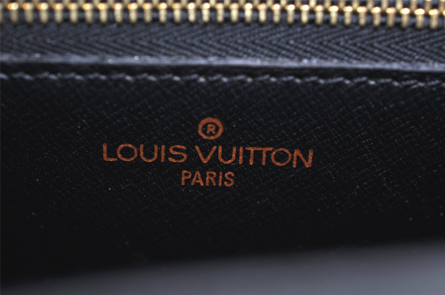 Authentic Louis Vuitton Epi Saint Cloud GM Shoulder Cross Bag M52192 Black 3962K