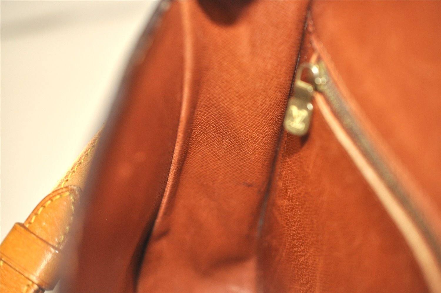 Authentic Louis Vuitton Monogram Saint Cloud GM M51242 Shoulder Cross Bag 3984J