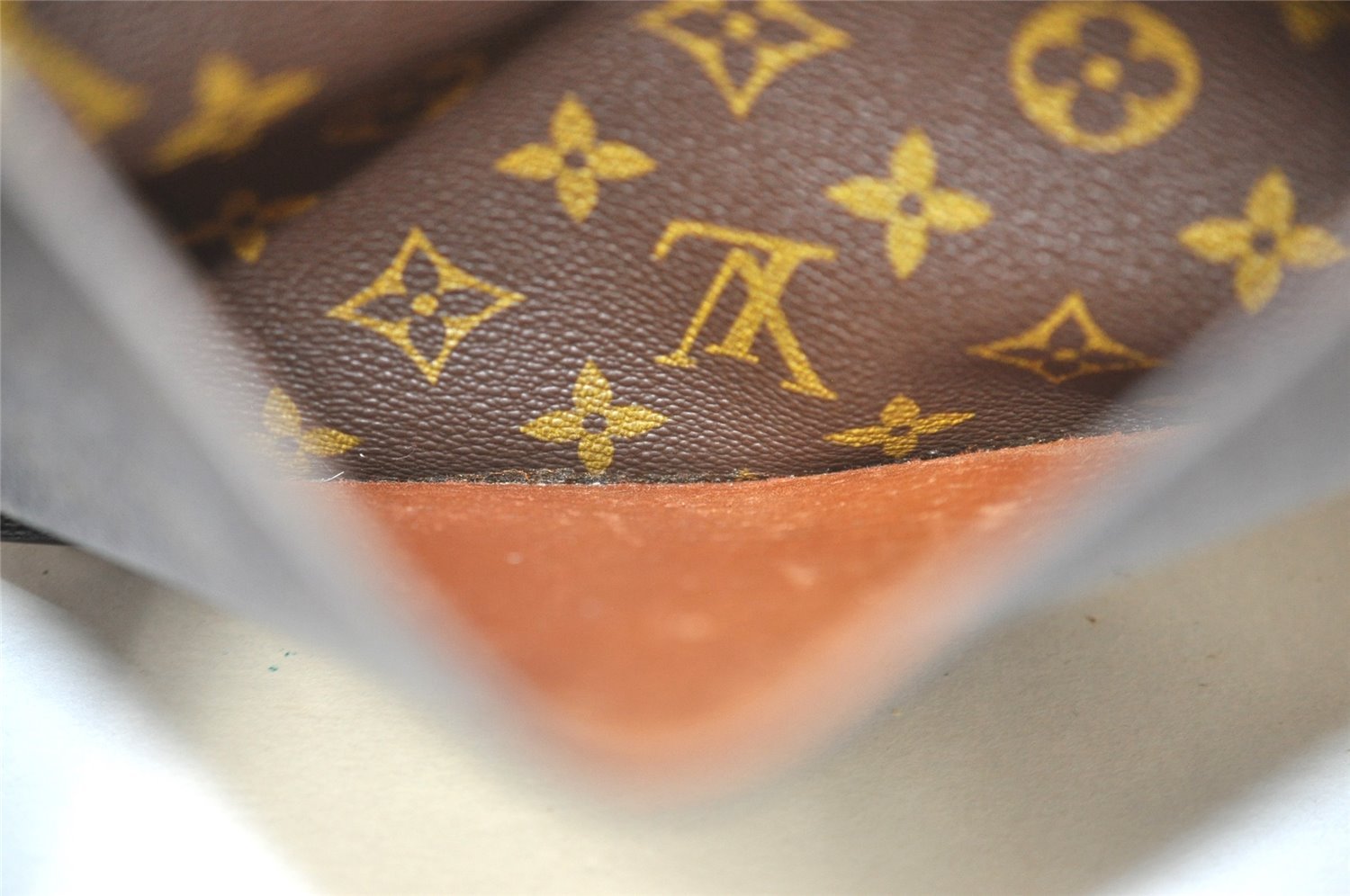 Authentic Louis Vuitton Monogram Saint Cloud GM M51242 Shoulder Cross Bag 3984J