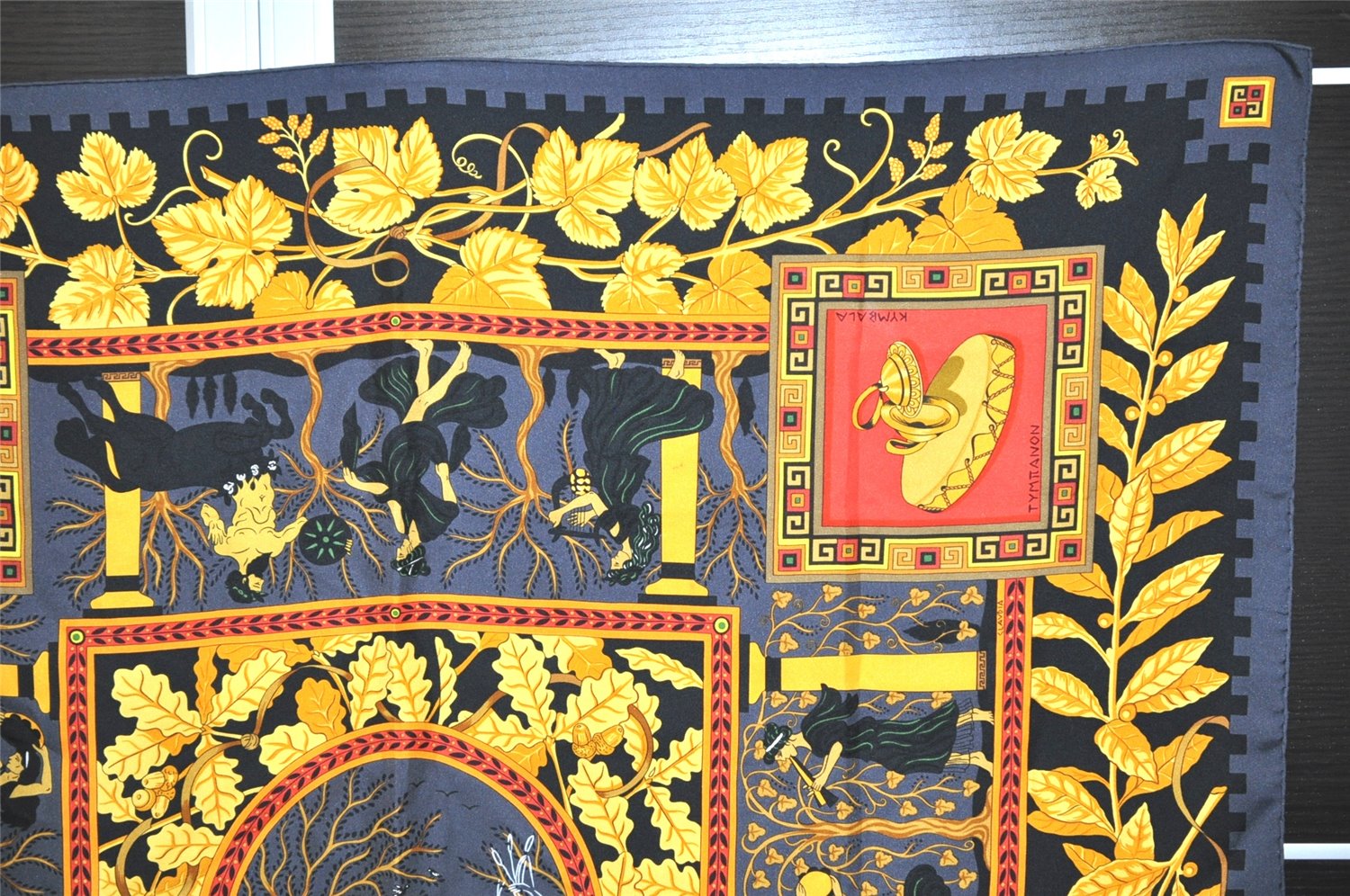 Authentic HERMES Carre 90 Scarf 