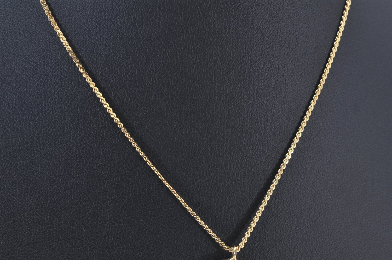 Authentic Christian Dior Gold Tone Chain Pendant Necklace CD 3992K