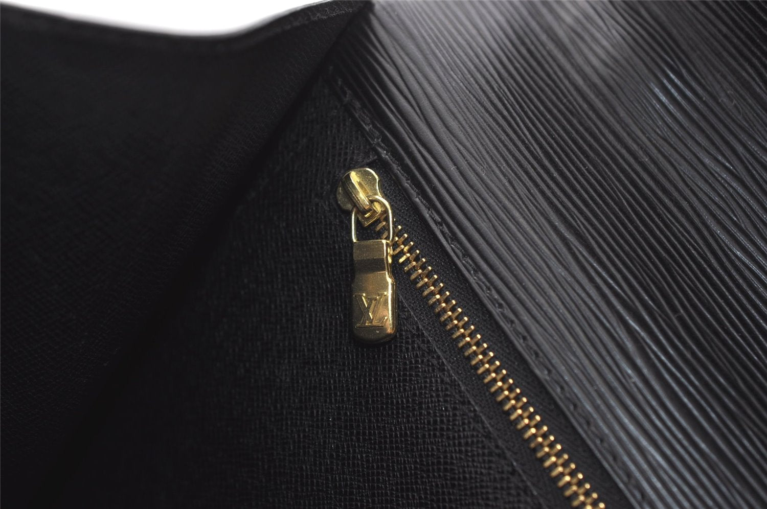 Authentic Louis Vuitton Epi Monceau 2Way Shoulder Hand Bag Black M52122 LV 3994J